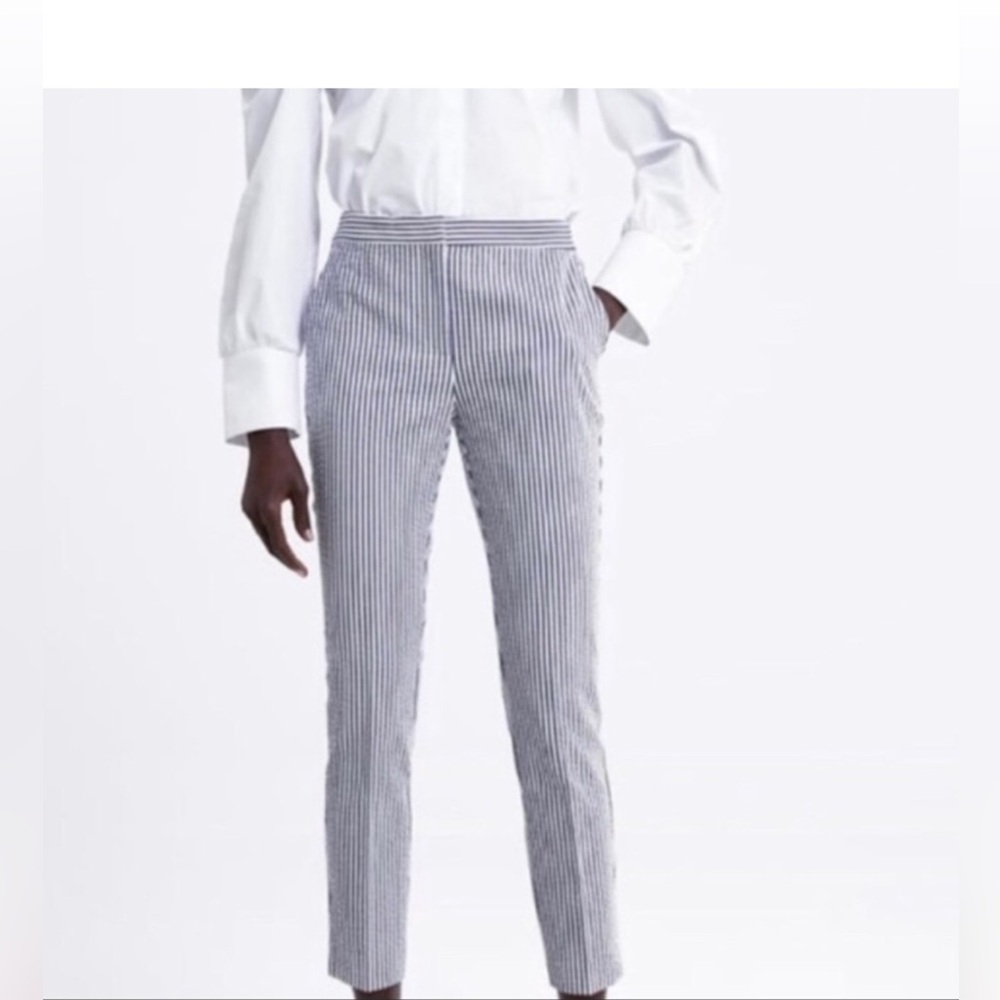 2/25$***ZARA Striped Navy and White Striped Pants
